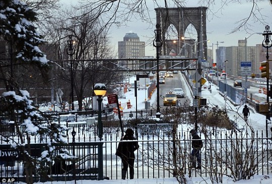 Thành phố New York ngập trong băng tuyết.