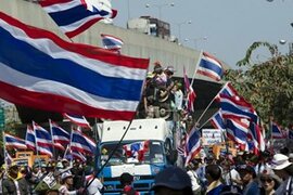 Tòa án Thái Lan phát lệnh bắt giữ thủ lĩnh biểu tình