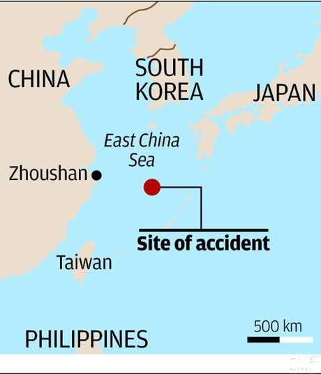 Khu trục hạm Zhoushan (chấm đen) chỉ mất 3,5 giờ để tới nơi tàu cá gặp nạn (chấm đỏ).