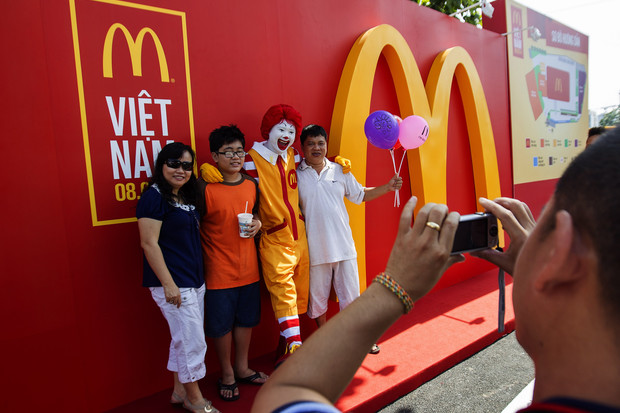 McDonald's hút tới 40.000 lượt khách trong 2 ngày đầu khai trương