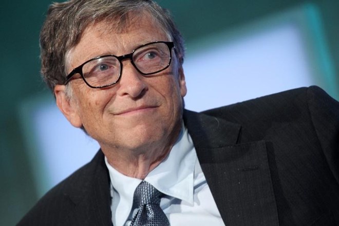 Tỷ phú Bill Gates sẵn sàng nhảy qua ghế nhặt tiền rơi