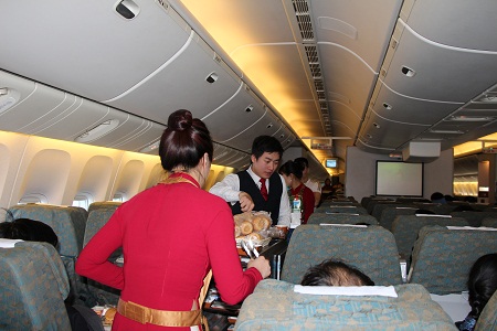 Tiếp viên hàng không Vietnam Airlines bị nghi ngờ tiêu thụ hàng ăn cắp tại Nhật