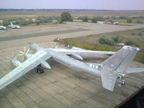 EBay rao bán máy bay thả bom Ukraine giá 3 triệu USD