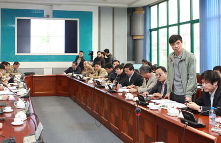 Cuộc họp khẩn tại Cục Hàng không Việt Nam sáng 9/3.