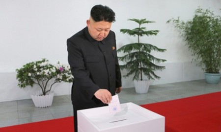 Ông Kim Jong-un đi bỏ phiếu