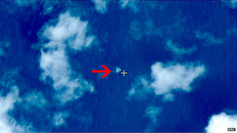 Trung Quốc công bố ảnh vệ tinh nghi của các mảnh vỡ máy bay mất tích