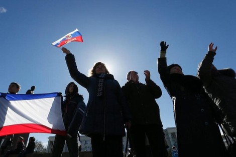 Nga phát tín hiệu nhanh chóng kết nạp Crimea, EU thông qua lệnh trừng phạt