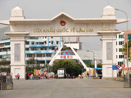 Cửa khẩu Quốc tế Lào Cai tạm ngưng thông quan hàng hóa