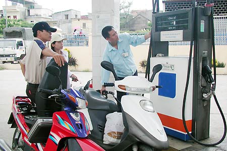 Quyền định đoạt giá xăng dầu được chuyển sang Bộ Công thương