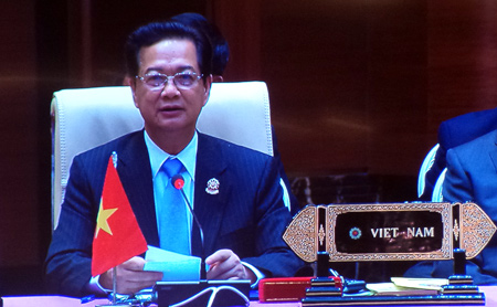 Thủ tướng phát biểu về thực trạng và vấn đề Biển Đông trước Hội nghị cấp cao ASEAN (Ảnh: Hồng Kỹ)