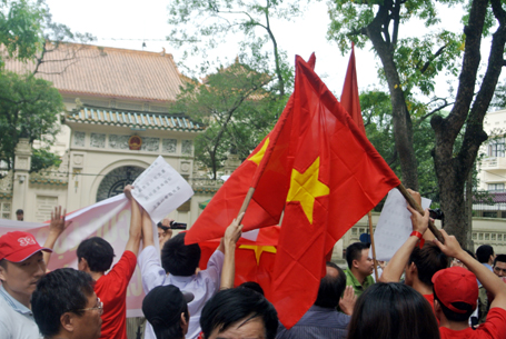 Người dân Hà Nội diễu hành yêu cầu Trung Quốc rút khỏi vủng biển Việt Nam