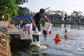 Hà Nội: Tỉ lệ người dân ngoại thành được sử dụng nước sạch chỉ đạt 35,2%...