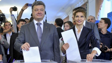 Bầu cử Tổng thống Ukraine: Ông hoàng sô-cô-la giành chiến thắng