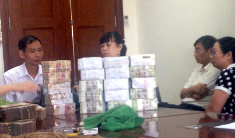 Bắt giam 2 nhân viên cảng Quảng Ninh tham ô hơn 8 tỉ đồng
