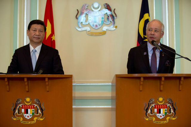 Chủ tịch Tập Cận Bình và Thủ tướng Malaysia Najib Razak họp báo chung sau hội đàm.