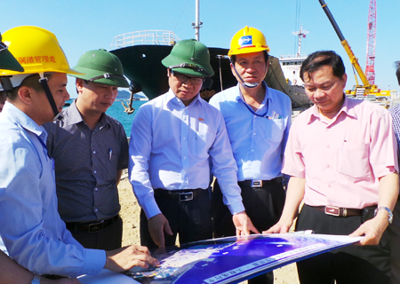 Đại diện Formosa trình bày đề án kinh doanh khi cảng nước sâu Sơn Dương hoàn thành tại Vũng Áng.