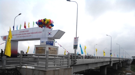 Cầu Vĩnh Thịnh là cây cầu vượt sông dài nhất Việt Nam tính tới thời điểm này