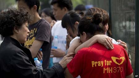 Thân nhân hành khách MH370 nhận bồi thường