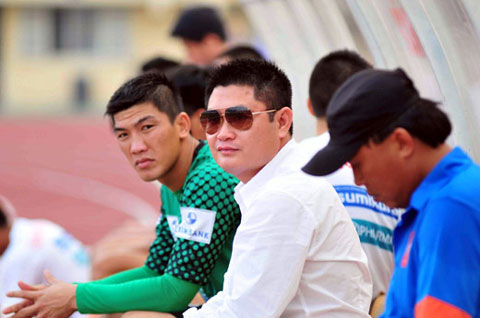 Trong các bầu Việt Nam, có lẽ không có ai chơi bóng đá 'ngông' như ông Nguyễn Đức Thụy