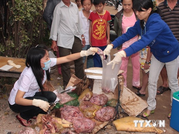 Gần 60% mẫu thịt gia súc, gia cầm sản xuất tại Hà Nội nhiễm vi sinh