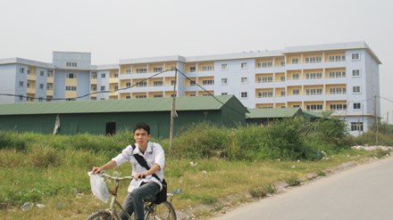 Chung cư công nhân duy nhất tại KCN Hà Nội (Kim Chung, Đông Anh, Hà Nội) sau 7 năm đi vào hoạt động đang xuống cấp 