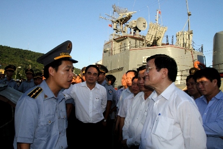 Chủ tịch nước Trương Tấn Sang đến thăm Kiểm ngư vùng 2, chi đội số 3 đóng tại Đà Nẵng
