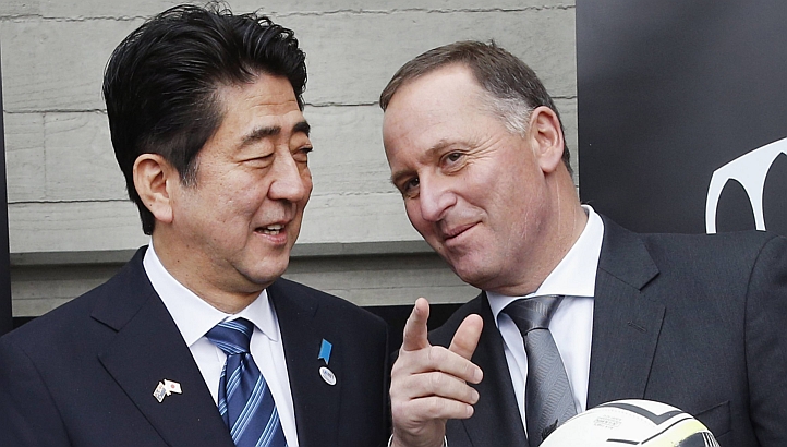 Thủ tướng Nhật Shinzo Abe và người đồng cấp New Zealand John Key tại Auckland ngày 7/7.