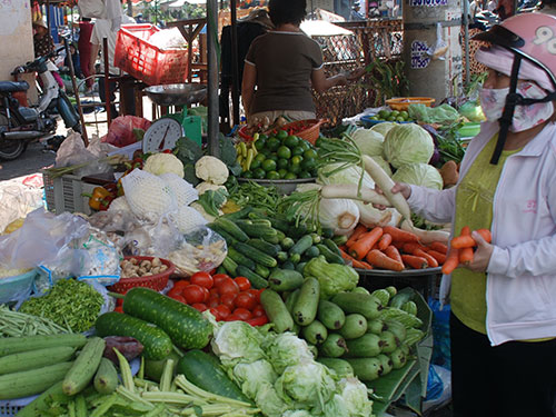 Nhiều mặt hàng thực phẩm, rau, củ đã tăng giá từ 5%-20% Ảnh: Tấn Thạnh