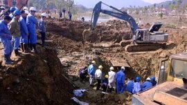Đường ống nước sạch Sông Đà vỡ lần thứ 8: 70.000 hộ dân “chịu trận” đến bao giờ?