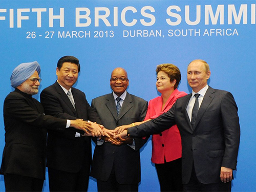 Các nhà lãnh đạo BRICS tại Hội nghị Thượng đỉnh lần thứ 5 năm 2013 ở TP Durban - Nam Phi. Ảnh: AP