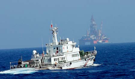 Trung Quốc đe dọa các công ty khai thác dầu trên Biển Đông