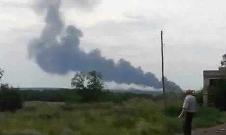 Vị trí máy bay rơi nằm ở miền đông Ukraine, cách biên giới Nga khoảng 60km.