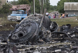 Có 3 người Việt trên máy bay Malaysia rơi ở Ukraine