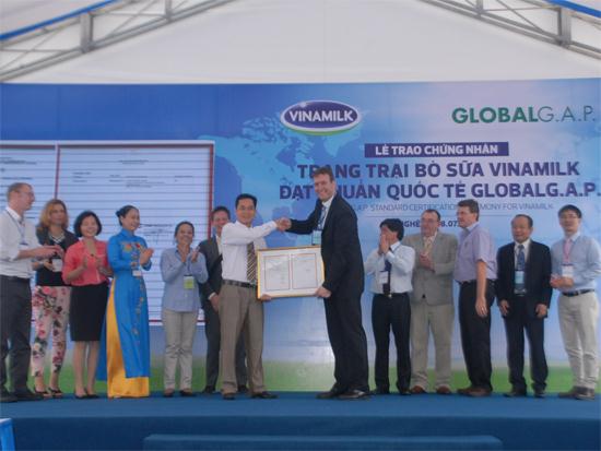 Trang trại bò sữa Vinamilk đạt chứng nhận Global G.A.P