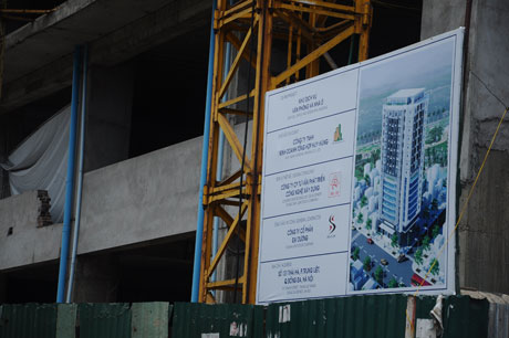 Tấm biển quảng cáo về hình ảnh tòa nhà khi xây dựng xong