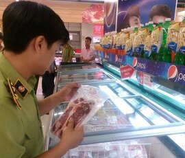 Hà Nội: Lotte Mart bị phạt vì sửa nhãn mác hàng thực phẩm