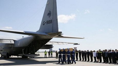 Hà Lan đón 40 nạn nhân đầu tiên trong vụ rơi máy bay MH17