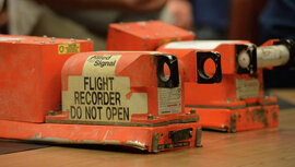 Giải mã hộp đen MH17: Giọng nói cuối cùng không phải của phi công