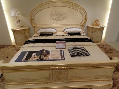 Ở showroom của Hùng Túy không có những chiếc giường mạ vàng có trị giá tiền tỉ