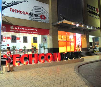 Techcombank lãi gần 1.000 tỷ trong 6 tháng, đạt gần 80% kế hoạch năm