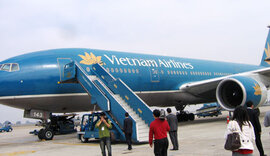 Hai phi công Vietnam Airlines bị tước bằng lái vô thời hạn