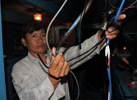Thuyền trưởng Lê Khởi bức xúc khi bị cắt toàn bộ thiết bị hành nghề.
