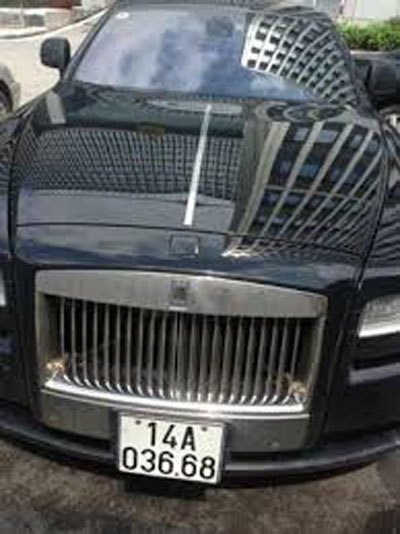 Chiếc Rolls Royce Phantom của Dũng mặt sắt được cho là phiên bản Rồng độ.