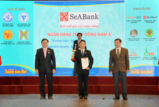 SeABank nhận “Cúp Vàng Top Ten Thương hiệu Việt”