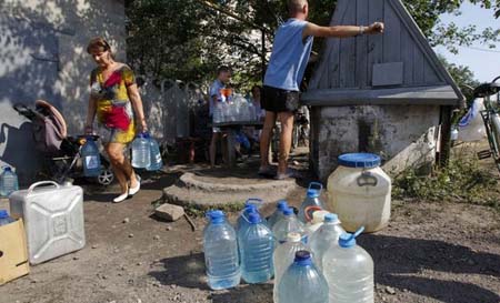 Người dân miền Đông Ukraine đang sống trong cảnh không điện, không nước sạch