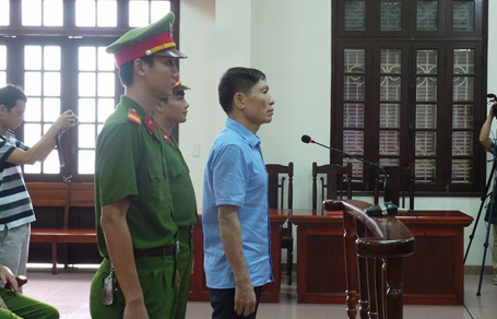 Dương Tự Trọng bị cáo buộc về tội lợi dụng chức vụ, quyền hạn trong khi thi hành công vụ.