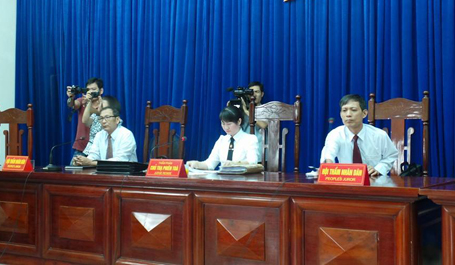 Hội đồng xét xử trong phiên tòa xử Dương Tự Trọng ngày 28/8.