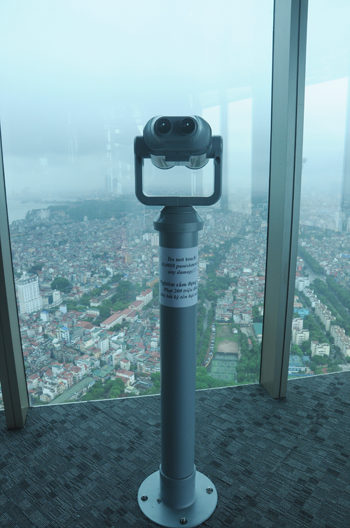 Cận cảnh khu Sky walk “khủng” nhất Châu Á tại tòa tháp cao thứ 2 Việt Nam