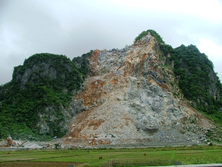 Mỏ đá nơi thường xuyên xảy ra tai nạn