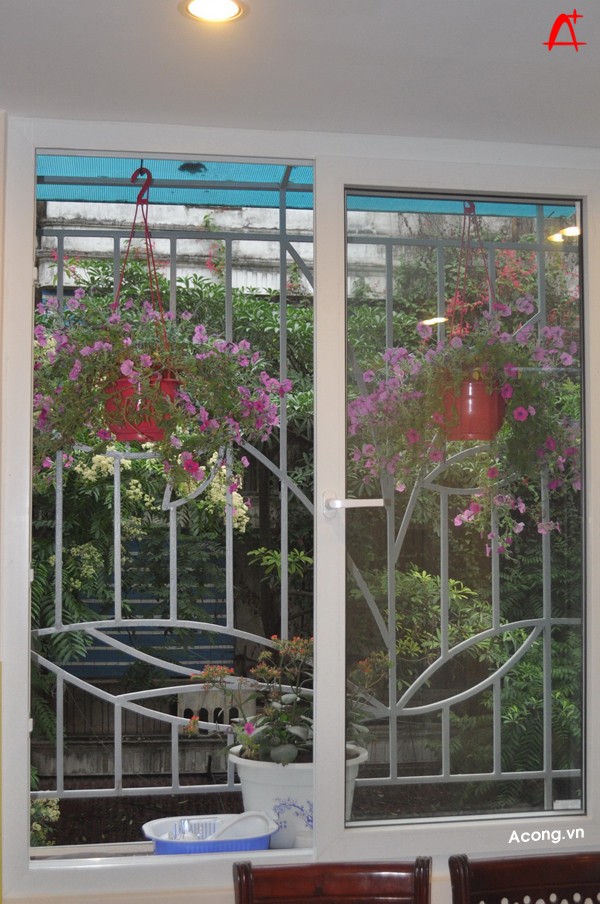 Thi công cải tạo nội thất căn hộ Tam Trinh: cửa sổ và hoa sắt đẹp